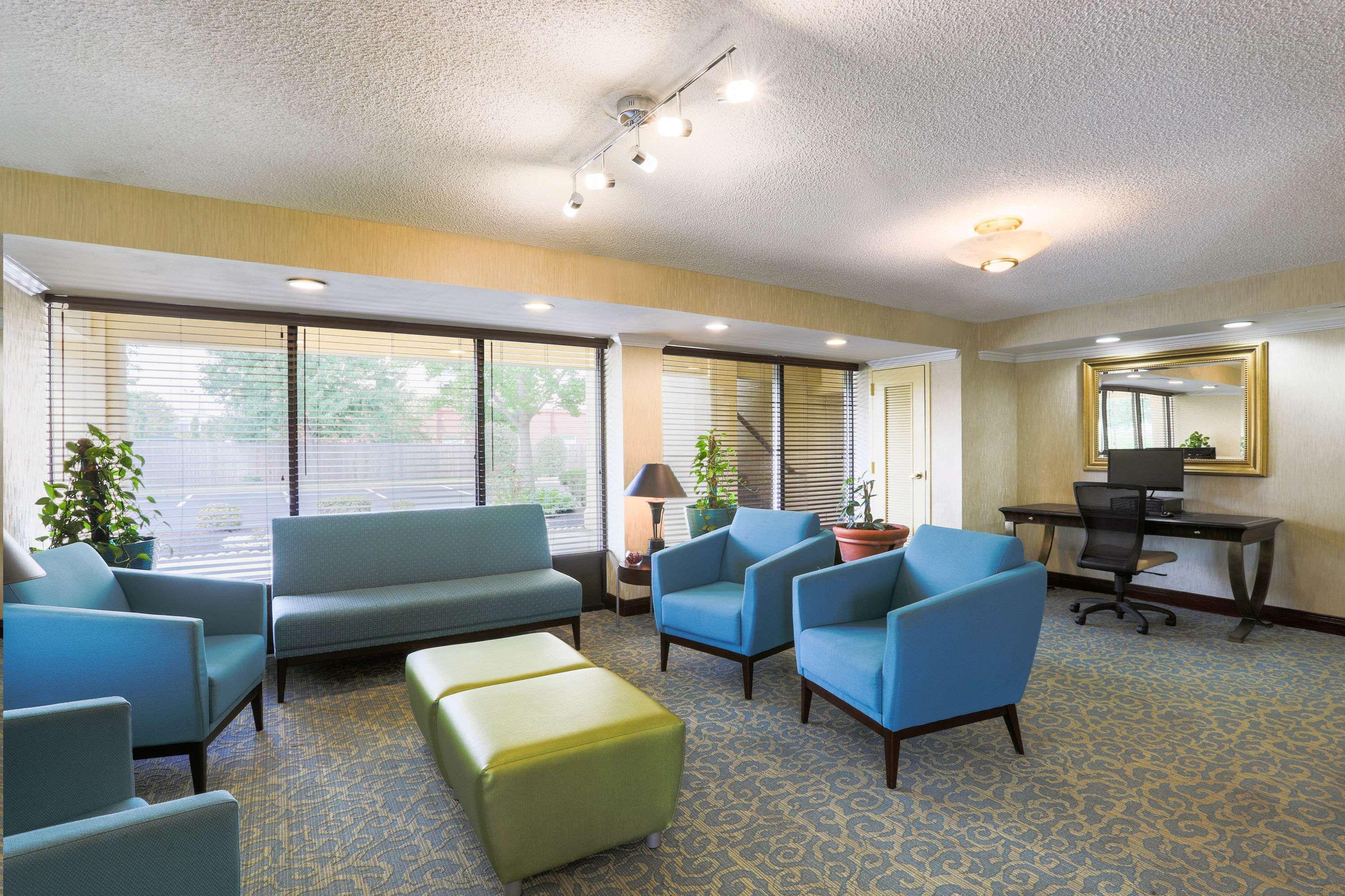 Days Inn By Wyndham Newark Wilmington Exterior photo